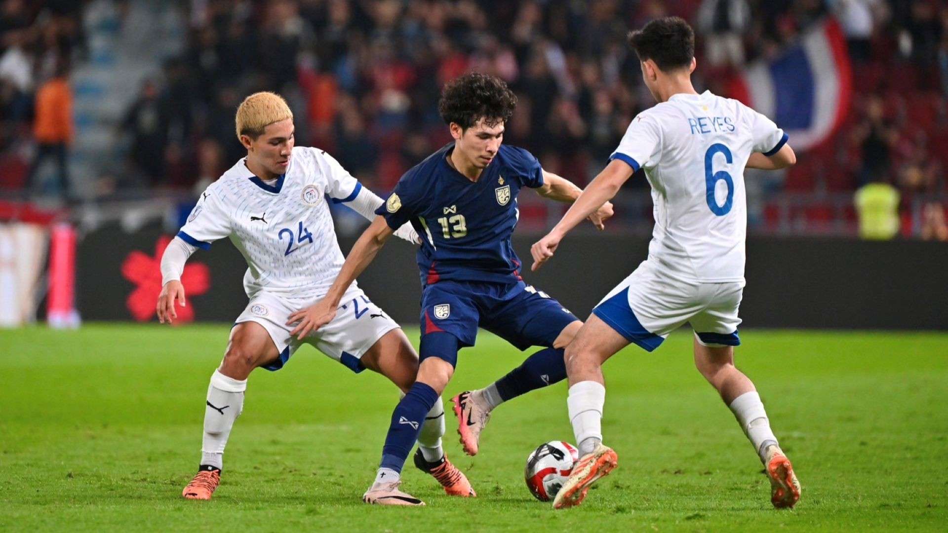 这使得他与 这使得他与